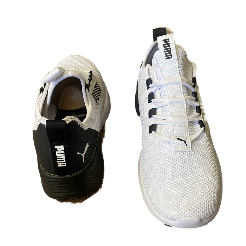 EUC • Puma White Sneakers